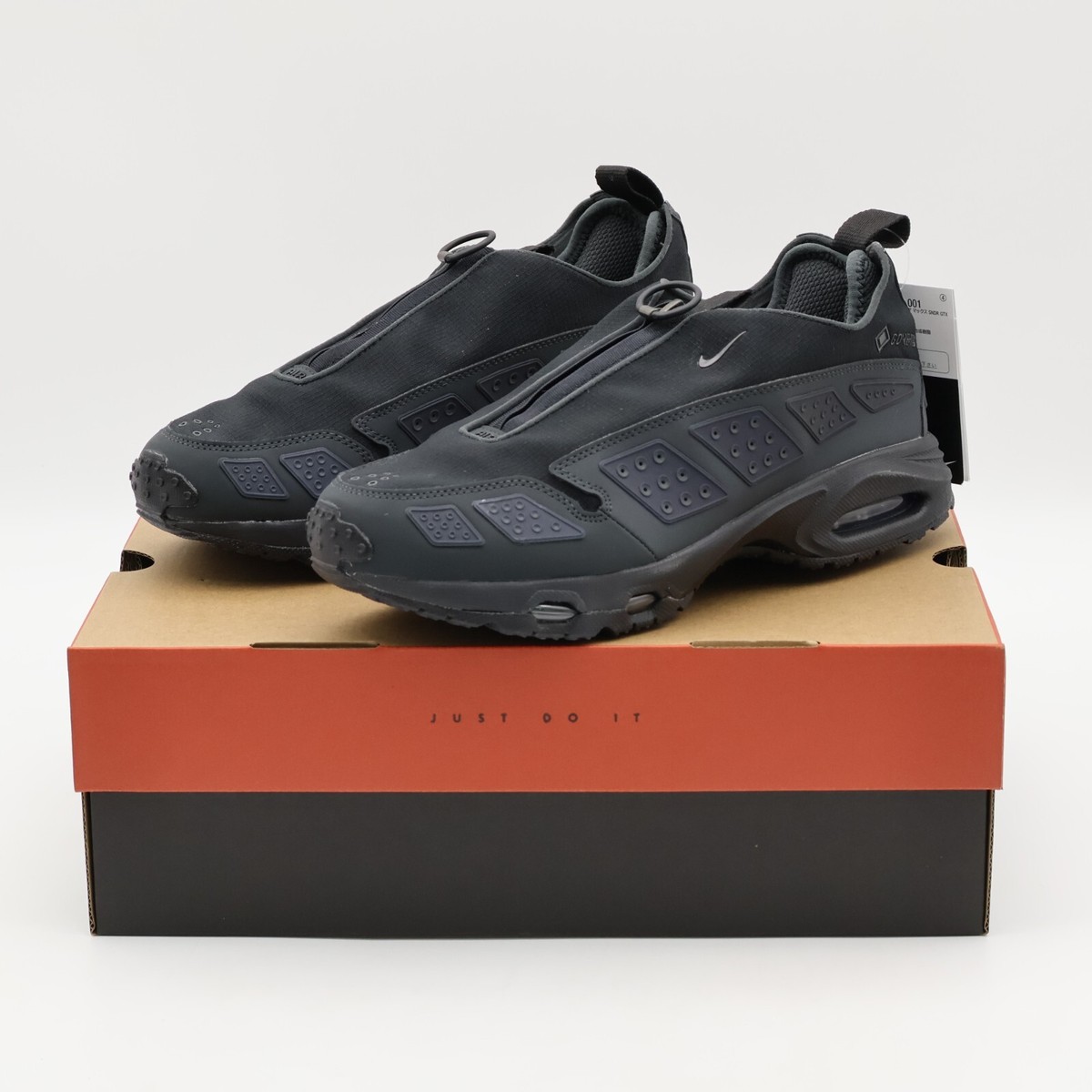 FZ4238-001 Nike Air Max SNDR GORE-TEX Black Dark Smoke Grey