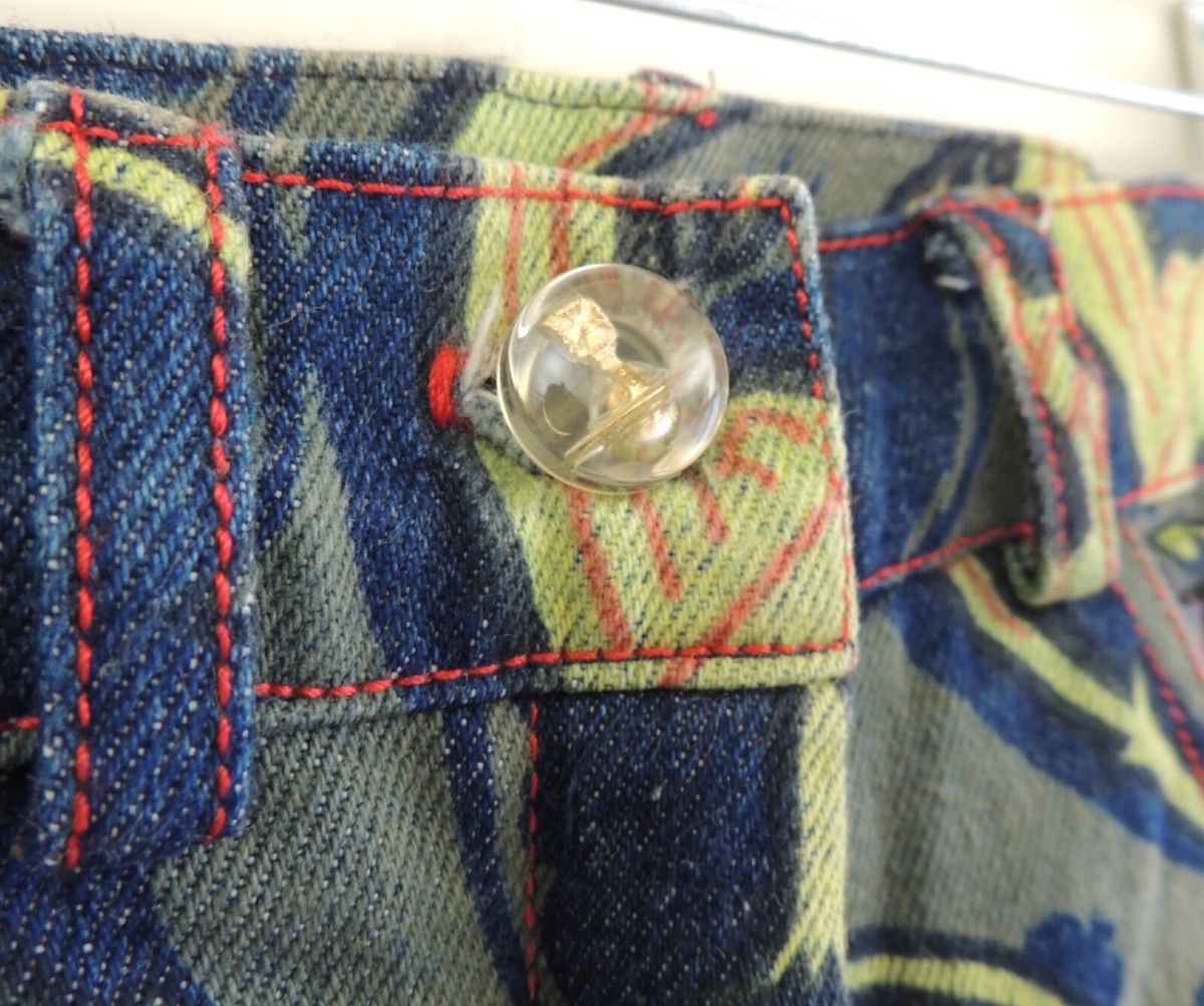 VIVIENNE WESTWOOD 1993 Camouflage 17th centuries paisley pattern