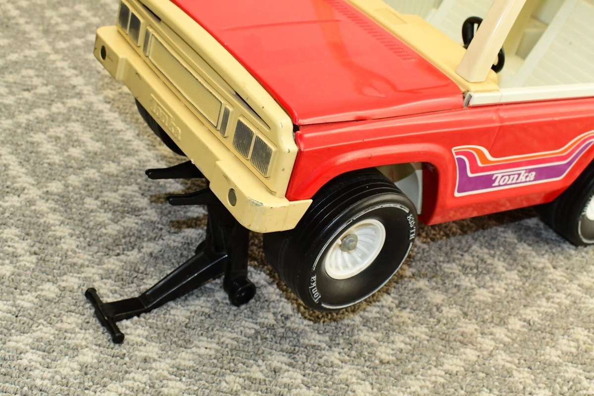 Vintage TONKA Red Jeep Bronco Blazer Style Truck Large 4x4 - 17.5