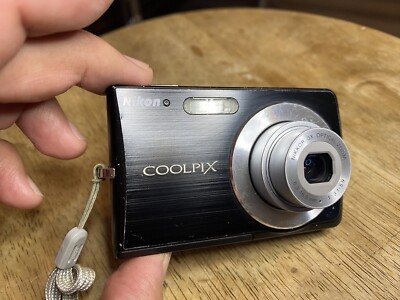 Nikon Coolpix S200 Black Digital Camera 3x Zoom 7.1 Megapixels