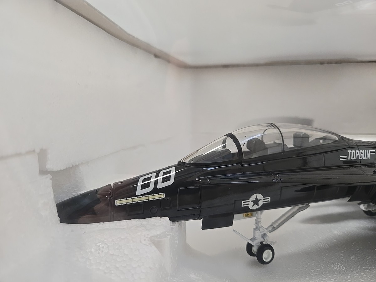 F18 HORNET BLACK TOP GUN RARE 1:48 FRANKLIN MINT COLLECTION ARMOUR