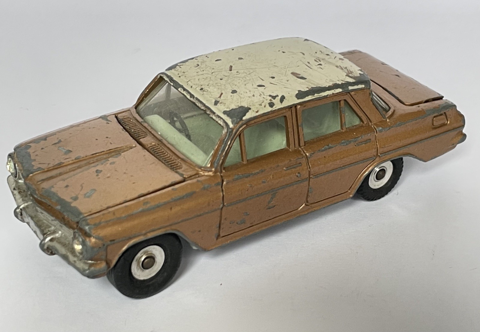 Dinky 196, Holden Special Sedan - Free Price Guide & Review