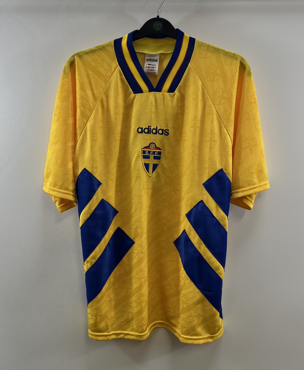 Sweden Matchworn Home Football Shirt 1994/96 Adults Large Adidas