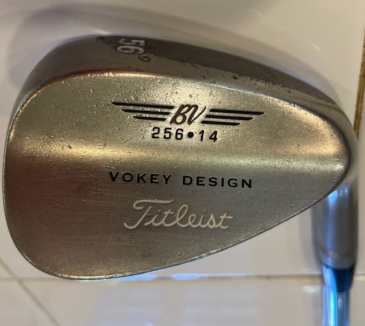 TITLEIST BV 256-14 VOKEY DESIGN 56° WEDGE Steel Shaft Lamkin Grip