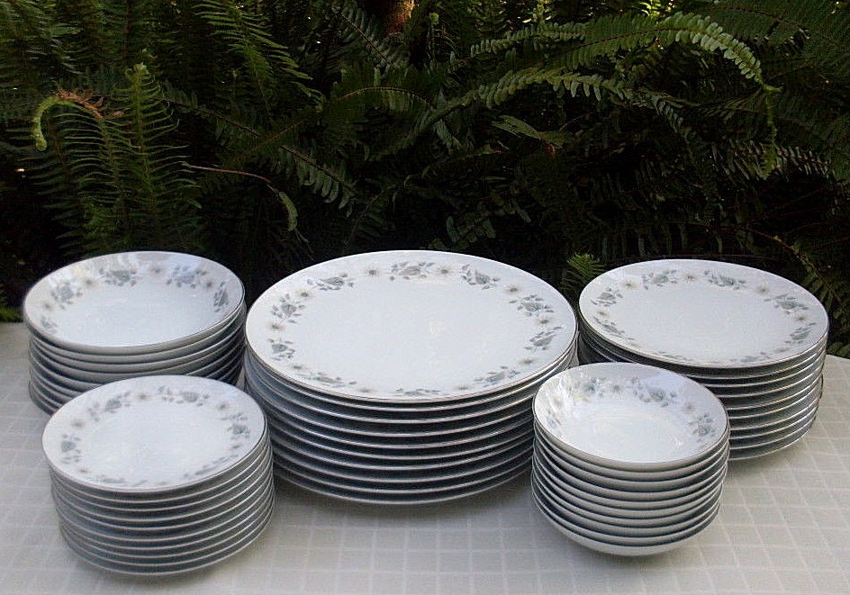 Vintage 1961+ Noritake Japan 50Pc WELLESLEY 6214 Porcelain Dinner
