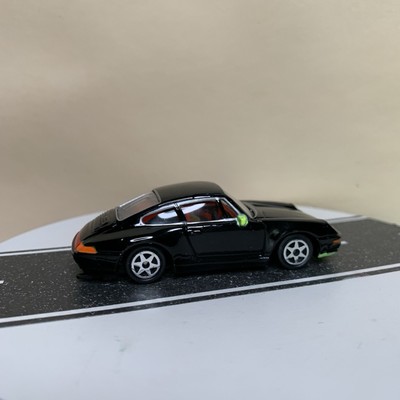 Realtoy Porsche 911 Carrera 993 Coupe Black w/Red Roll Cage 1:64