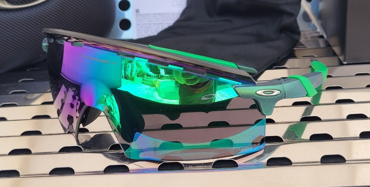 New Oakley ENCODER STRIKE 9235-0439 Sunglasses Gamma Green w