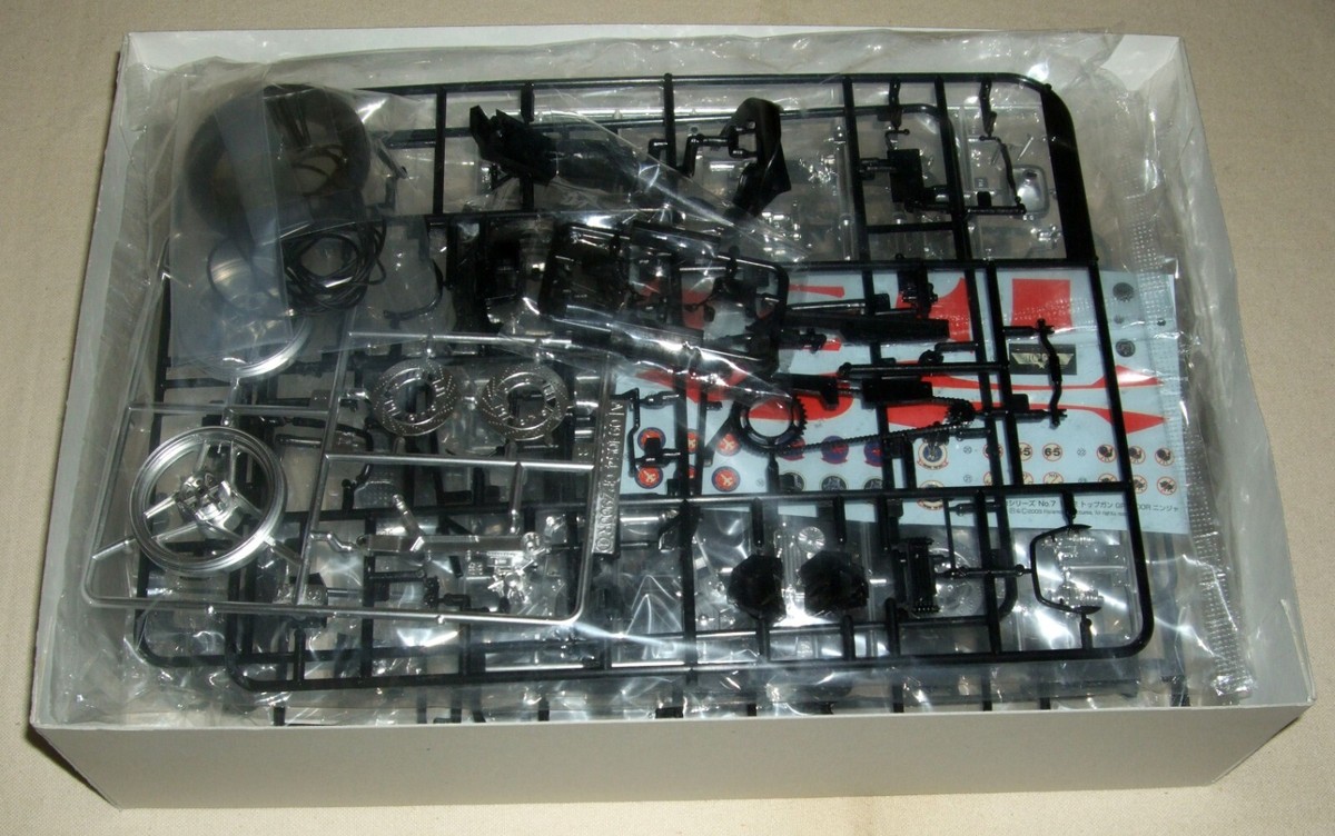 Kawasaki GPZ 900 R NINJA TOP GUN Ver 1/12 Plastic Model Kit