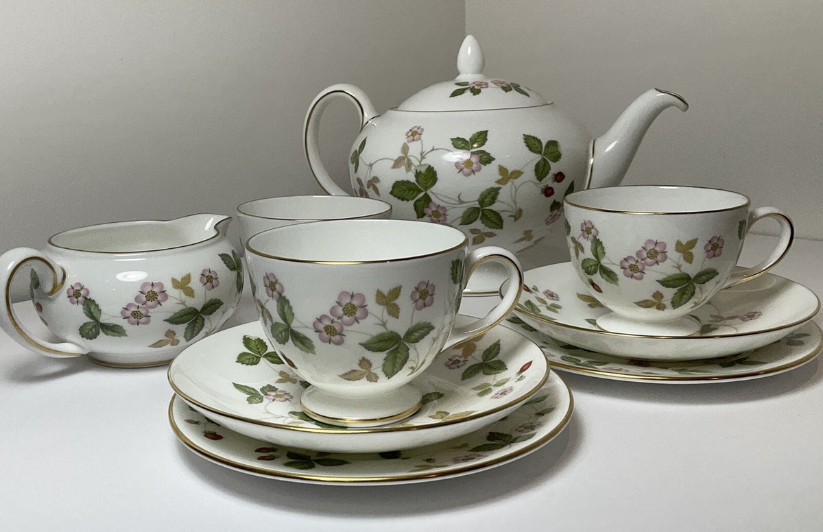 Wedgewood Wild Strawberry Tea Set Display Only. 9 Pieces. | eBay