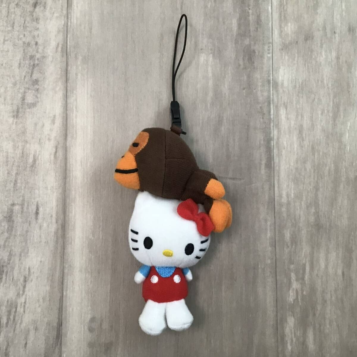 BAPE × SANRIO Hello Kitty Milo Strap Mobile Cleaner NIGO A Bathing