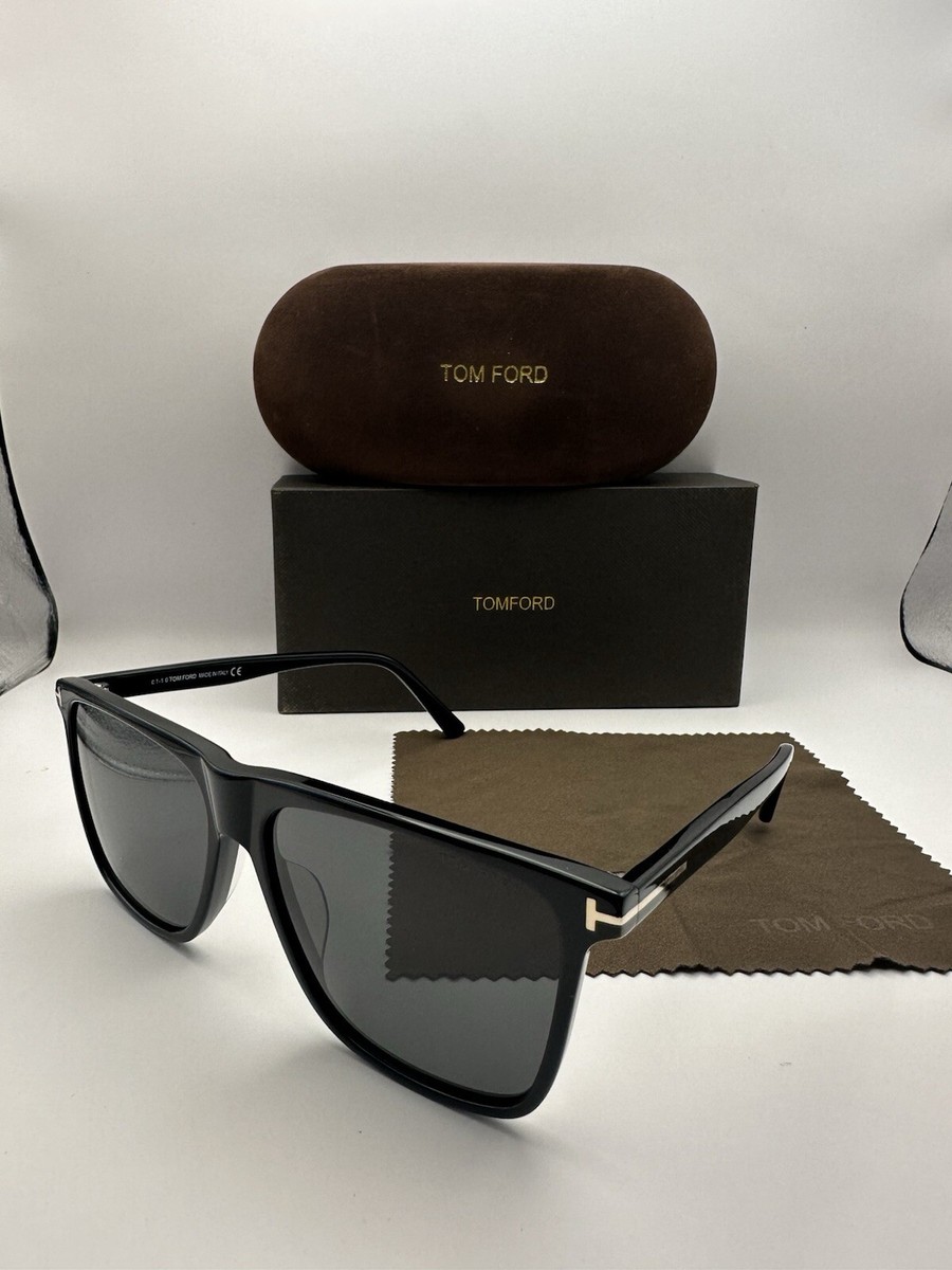 TOM FORD Fletcher FT0832-N 01A Shiny Black Smoke Plastic 57 mm