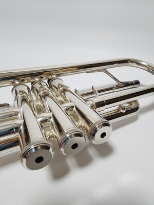 YAMAHA YTR-2320ES Trumpet Silver with HardCase Musical instrument