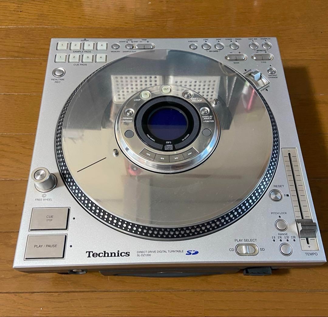 Technics SL-DZ1200 Direct Drive Digital Turntable CDJ with Case
