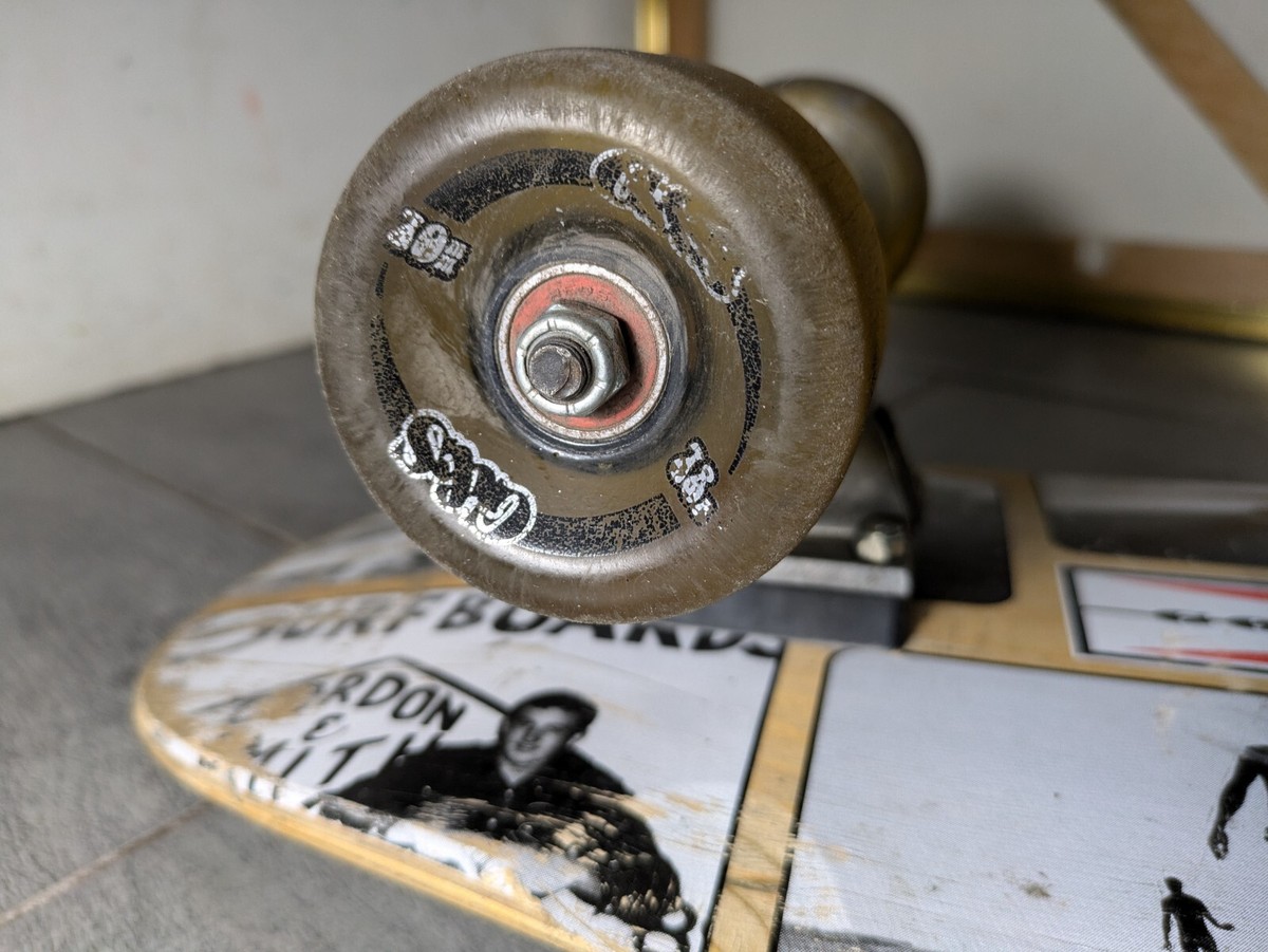 Gordon and Smith 50周年記念 スケートボ ード