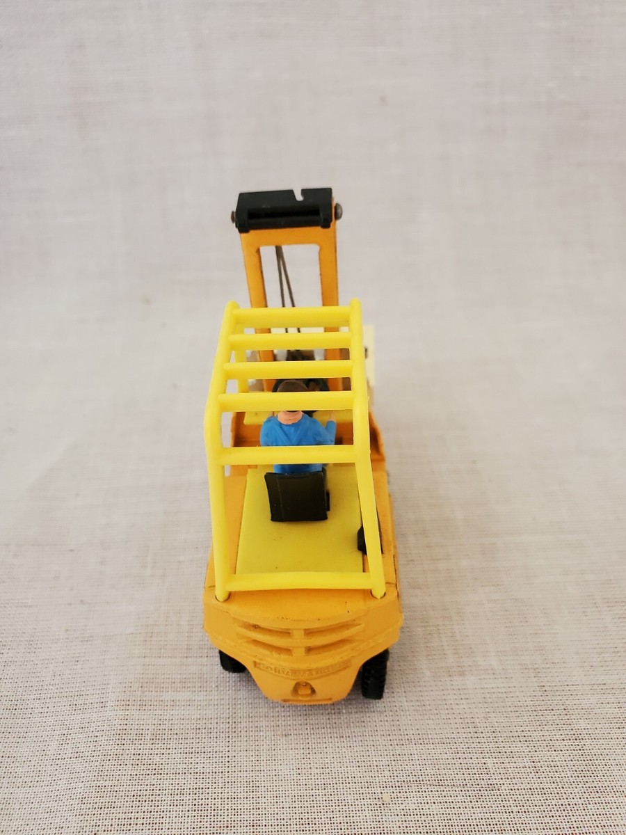 Vintage Dinky Toys #404 Yellow Conveyancer Fork Lift Truck Meccano