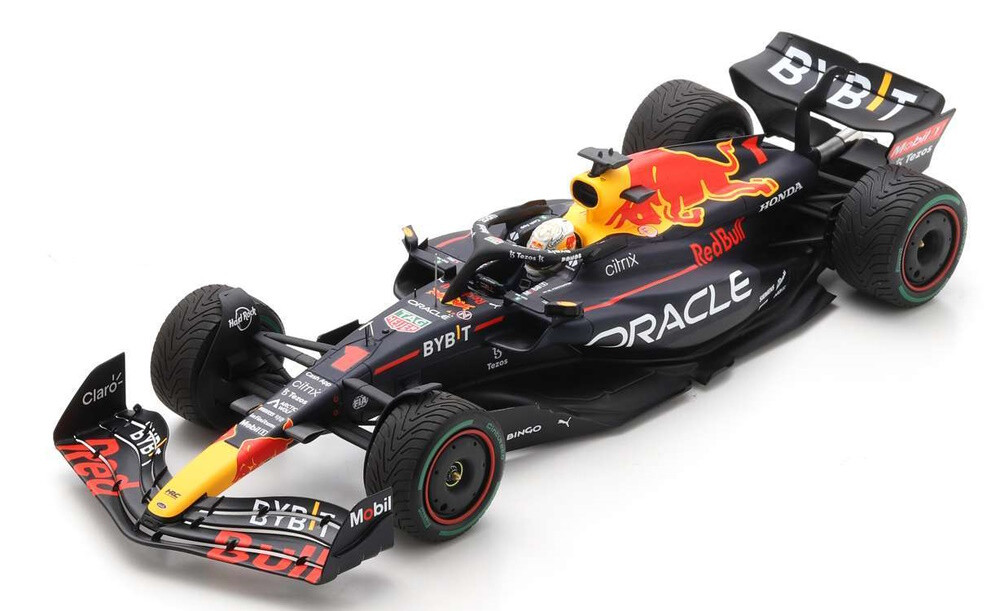 レッドブルレーシング RB18 2022 日本GP優勝モデル 1/18 Red Bull