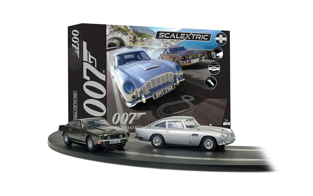James Bond 007 Scalextric 1/32 Scale Slot Car Set C1447TF Aston