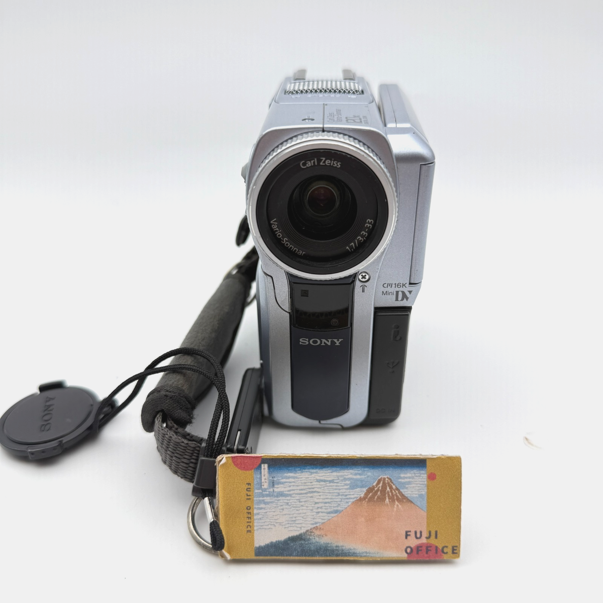 Sony Handycam DCR-PC9 MiniDV Camcorder NightShot with Battery