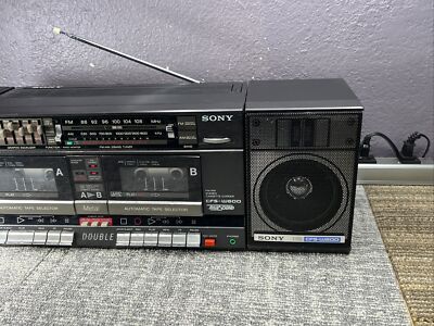 SONY CFS-W600 STEREO AM/FM CASSETTE RADIO BOOM BOX W/DETACHABLE