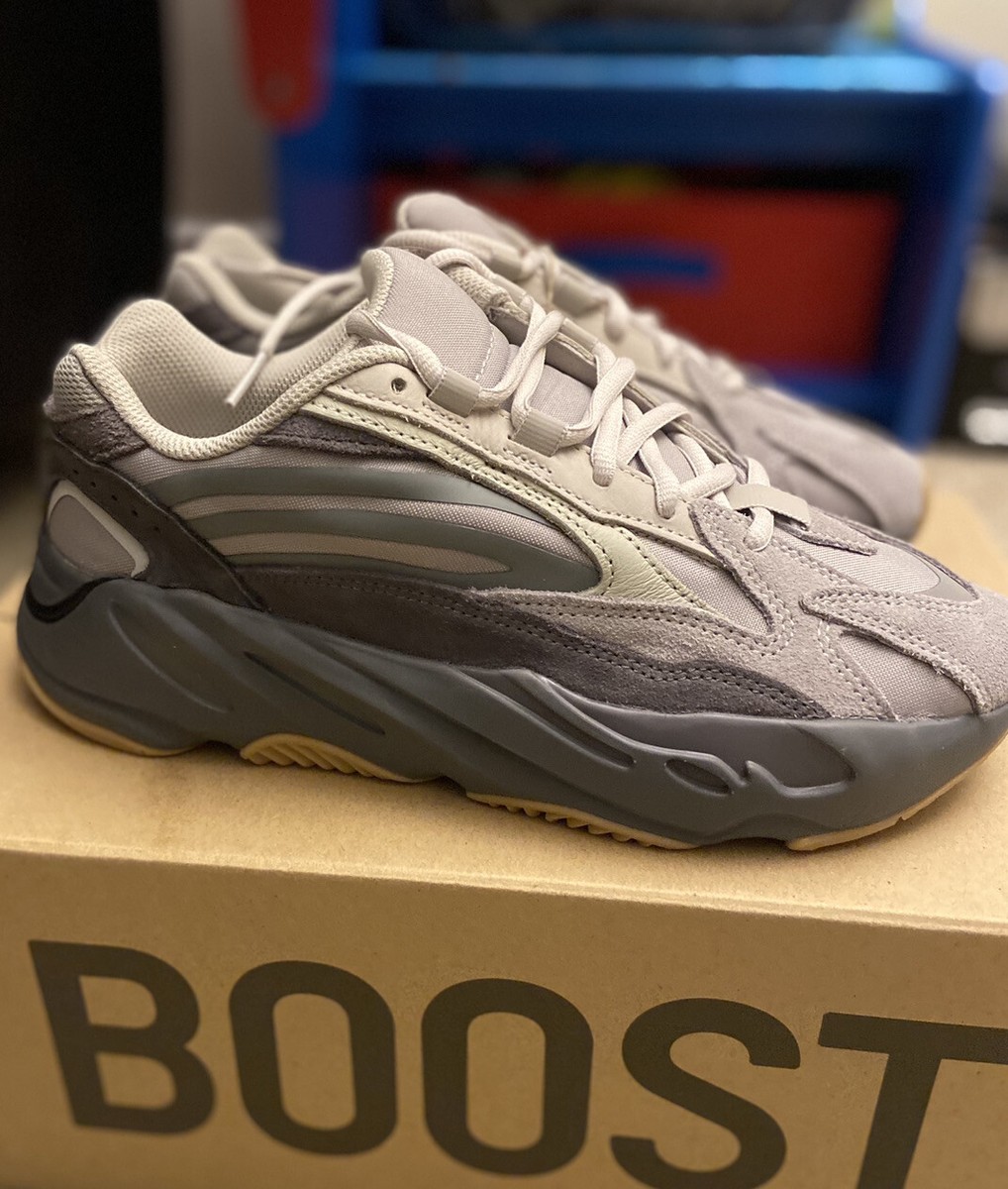 Size 6.5 Mens / 8WMN - adidas Yeezy Boost 700 V2 Tephra | FU7914