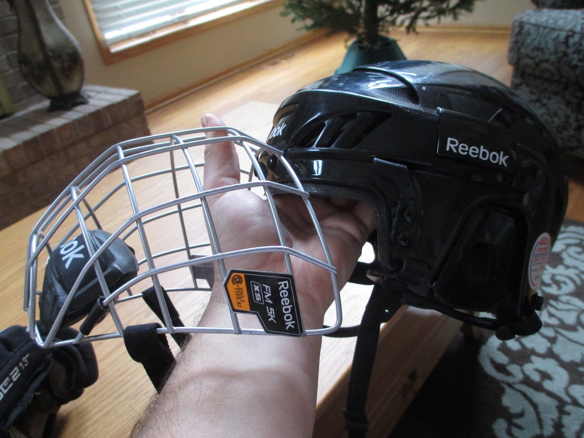 REEBOK 3K HOCKEY HELMET + 5K MASK - XS EXTRA SMALL + CROSBY GLOVES