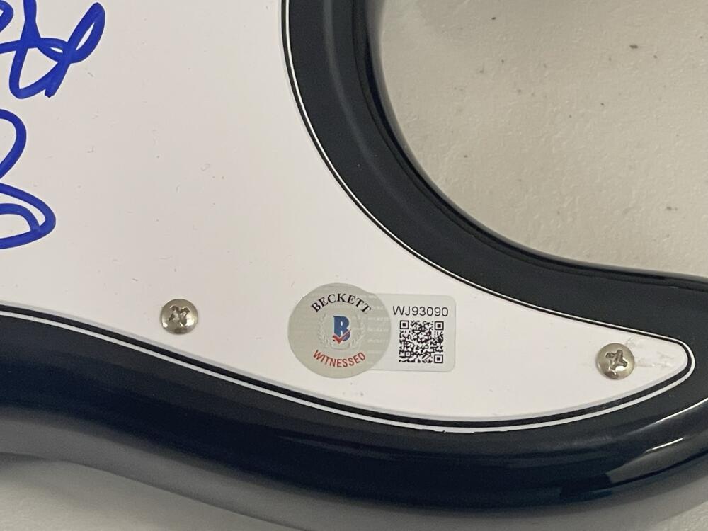 R.I.Pオジーオズボーン割Squier Stratocaster R.I.Pオジーオズボーン割