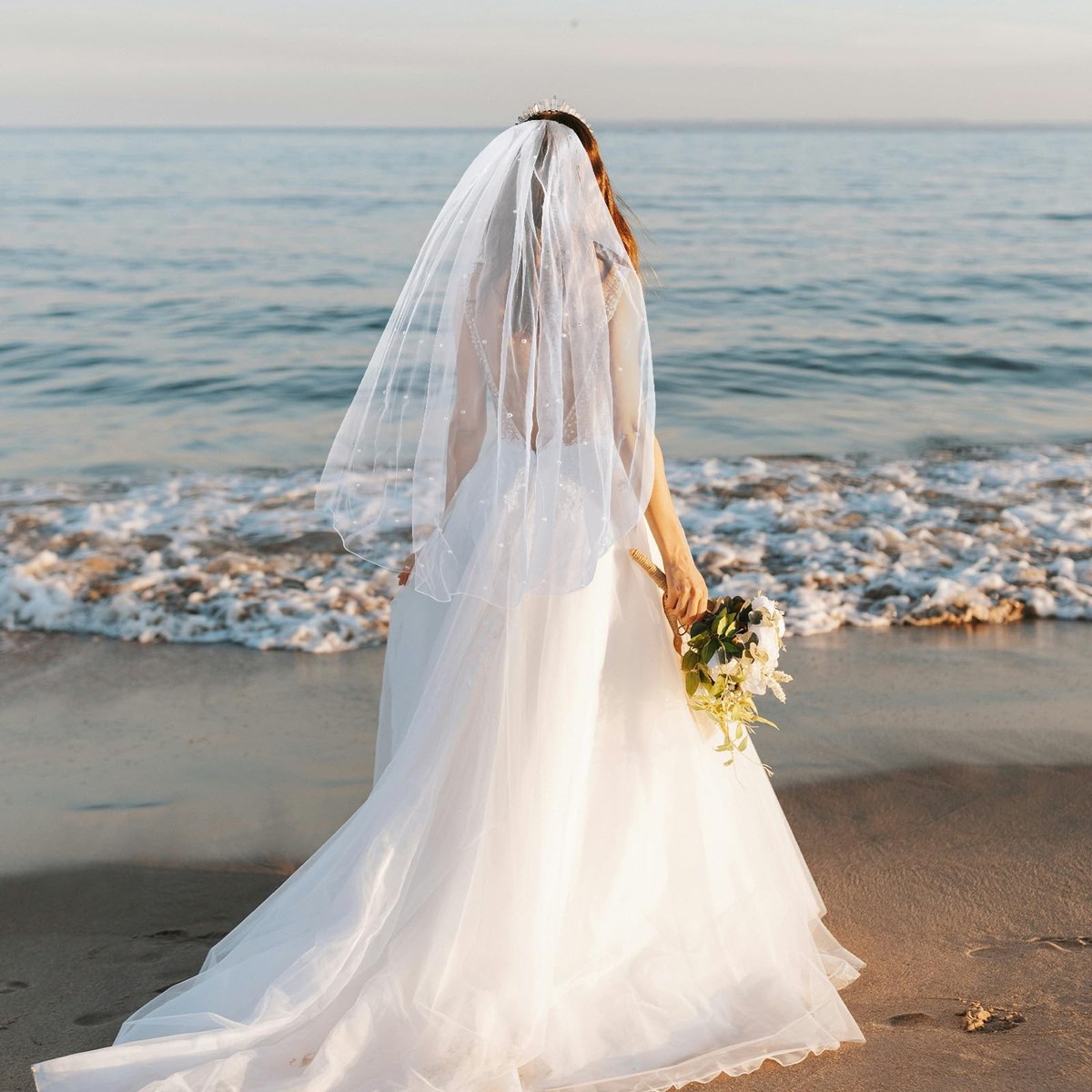 White Pearl Fingertip Wedding Bridal Veil with Metal Comb for