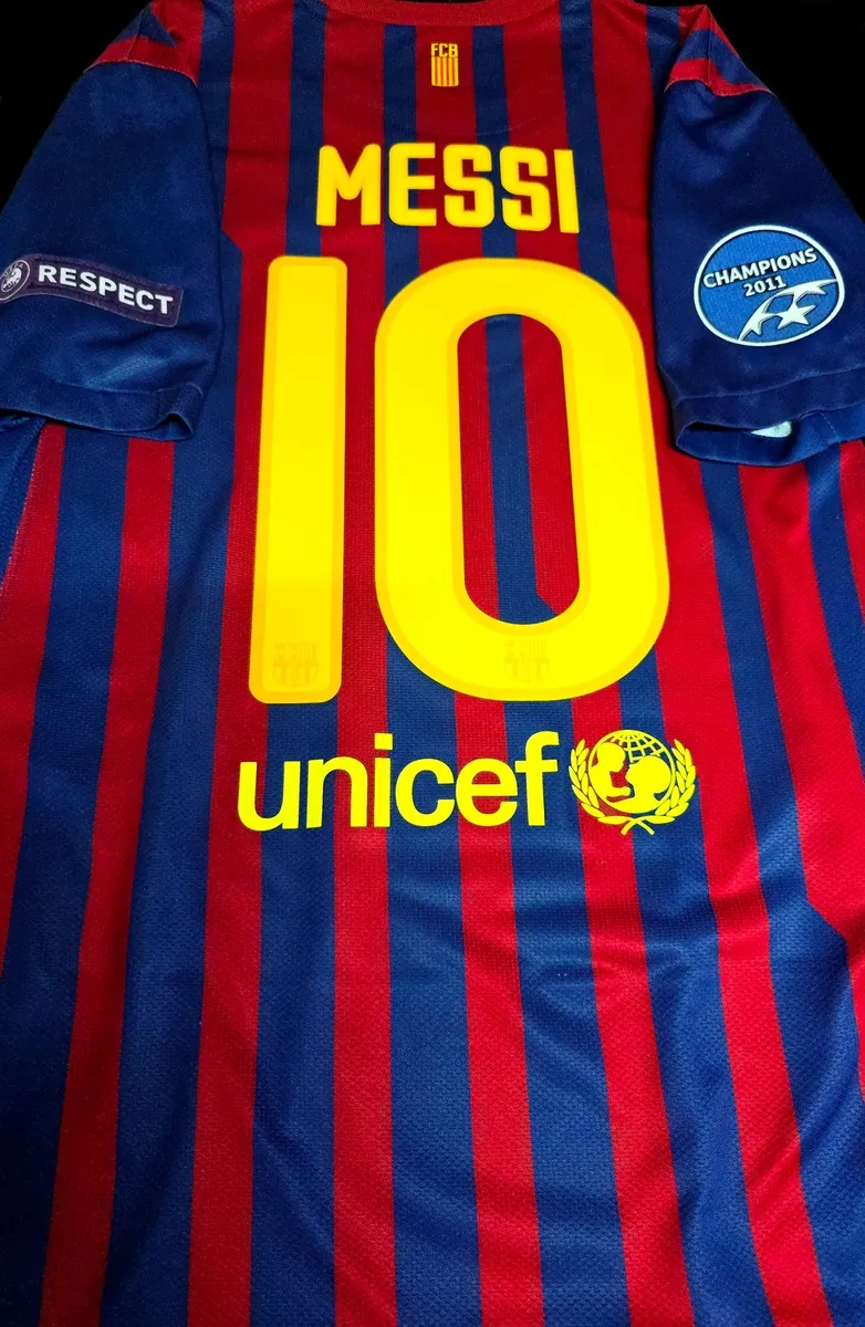 NIKE BARCELONA CHAMPIONS HOME 2011 MESSI S ORIGINAL SOCCER