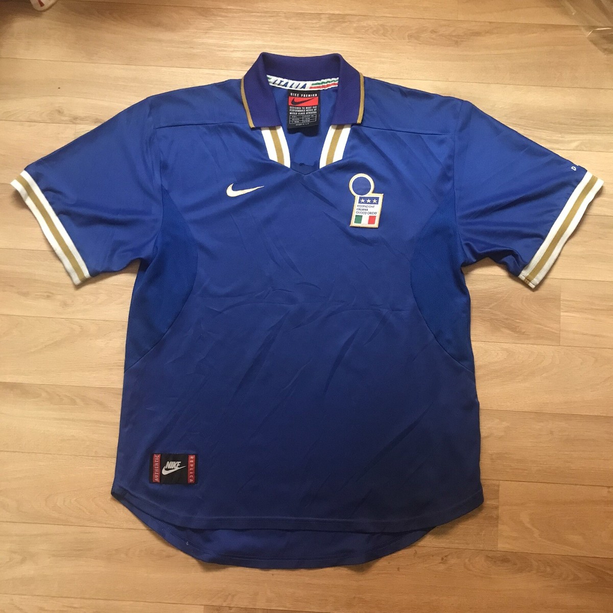 VINTAGE Italy national team 1996 1997 home football shirt jersey