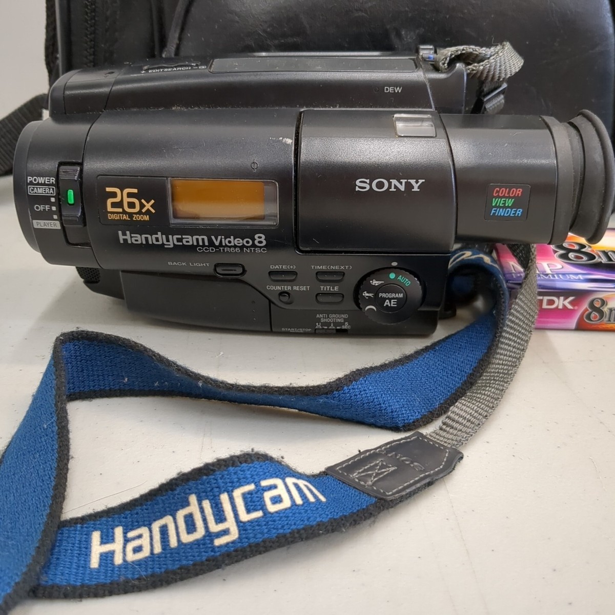 Sony Handycam Video8 CCD-TR66 Camcorder with Accessories *FOR