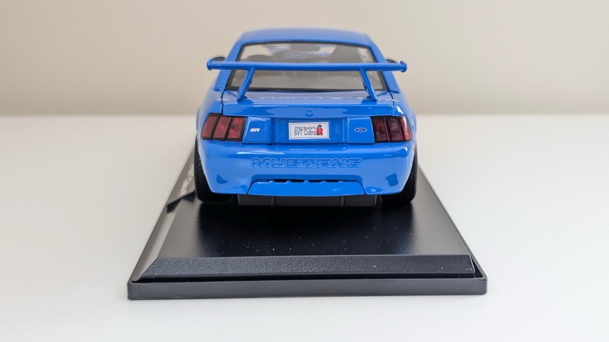 1:18 SCALE MAISTO 2000 FORD MUSTANG SVT COBRA R BLUE DIECAST MODEL