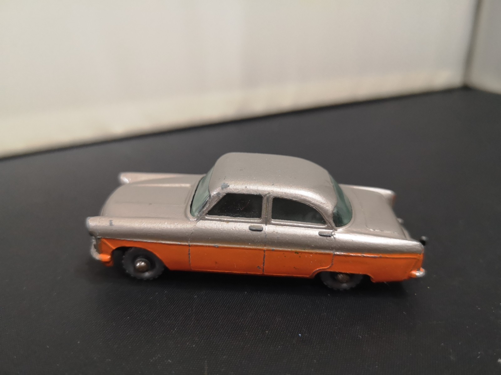 Matchbox 33a, Ford Zodiac - Free Price Guide & Review