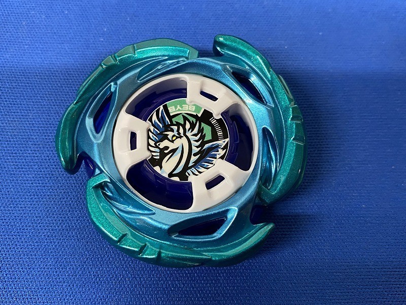 Beyblade X UX-00 Aero Pegasus 3-70A Double Metal Coat Blue Green