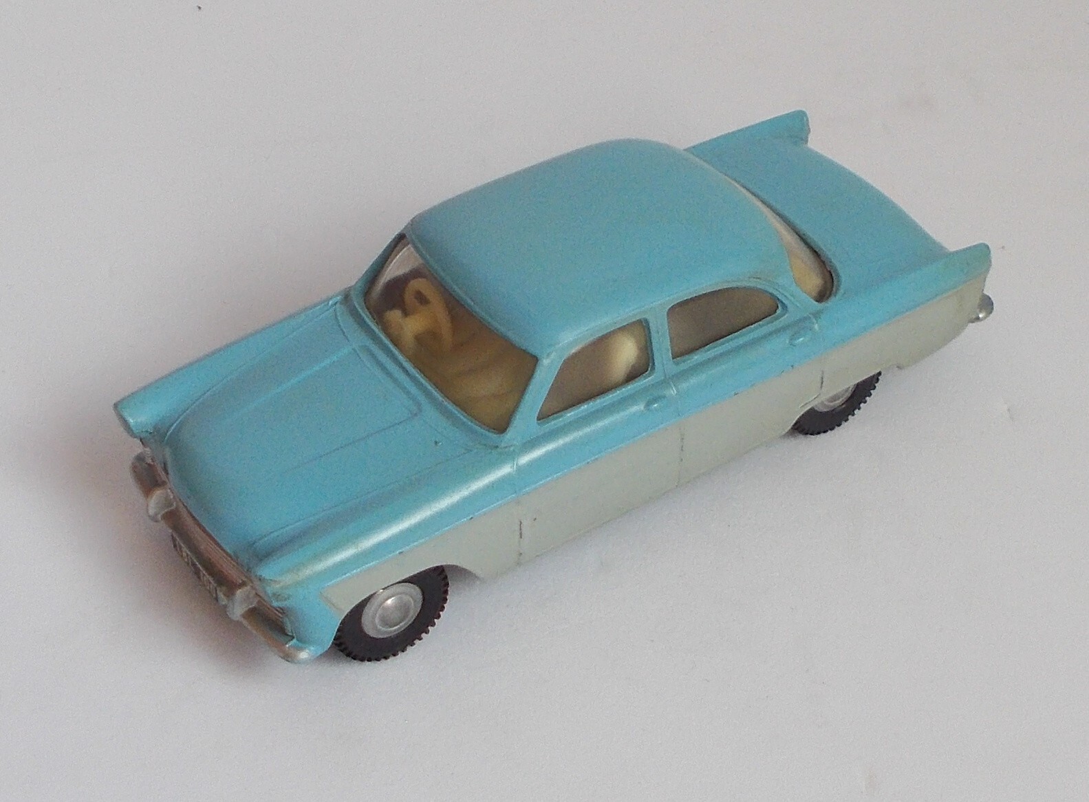 Spot-On 100, Ford Zodiac (without lights) - Free Price Guide & Review