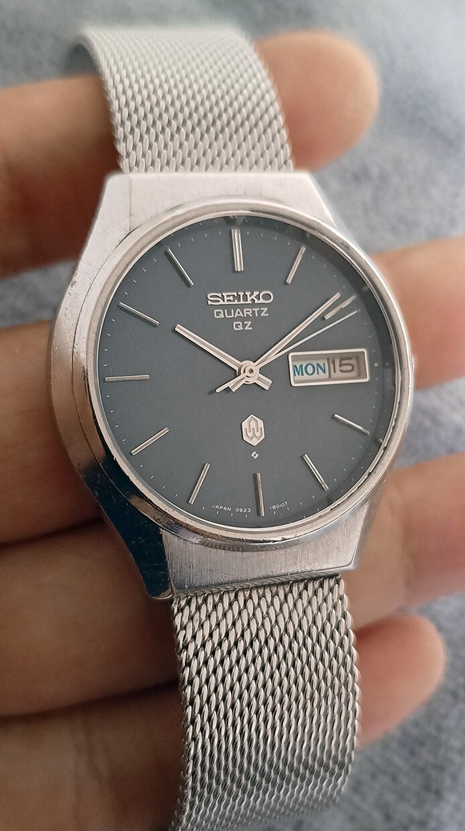 NICE VINTAGE SEIKO QUARTZ QZ 0923-8010 BLUE DIAL WITH DAY-DATE JDM