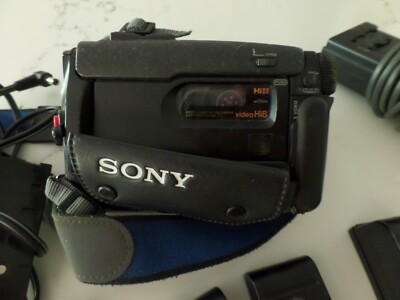 USED SONY CCD-TR705 CCD-TR705 Handicam HI8 Video Camera | eBay