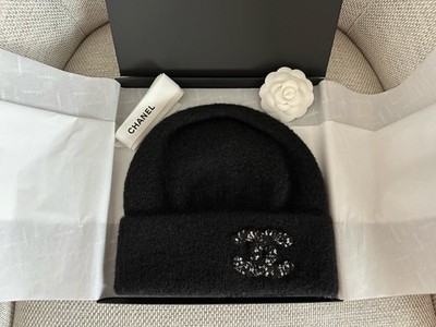 NIB 100%AUTHENTIC Chanel 25A Black Cashmere/Silk Beanie Hat Sequin