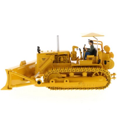 Diecast Masters 1/50 Scale CAT D7C Track Type Tractor Diecast
