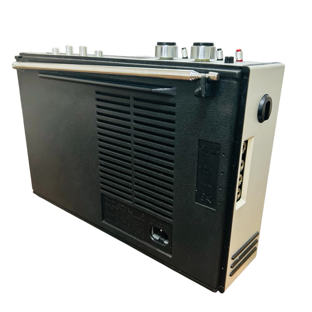 National RF-868 2000GX World Boy Radio Vintage Multiband Working