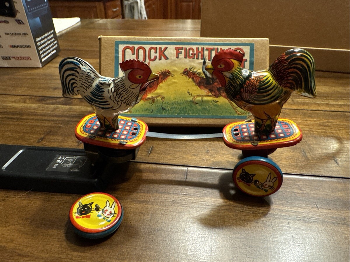1950s Vintage Japan Fighting Cock Chicken Roosters Windup Toy Tin