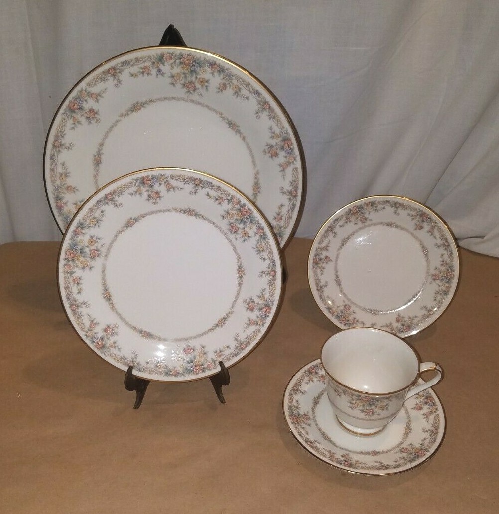 Vintage Noritake Ivory China #7246 Dinnerware 5 Piece Place