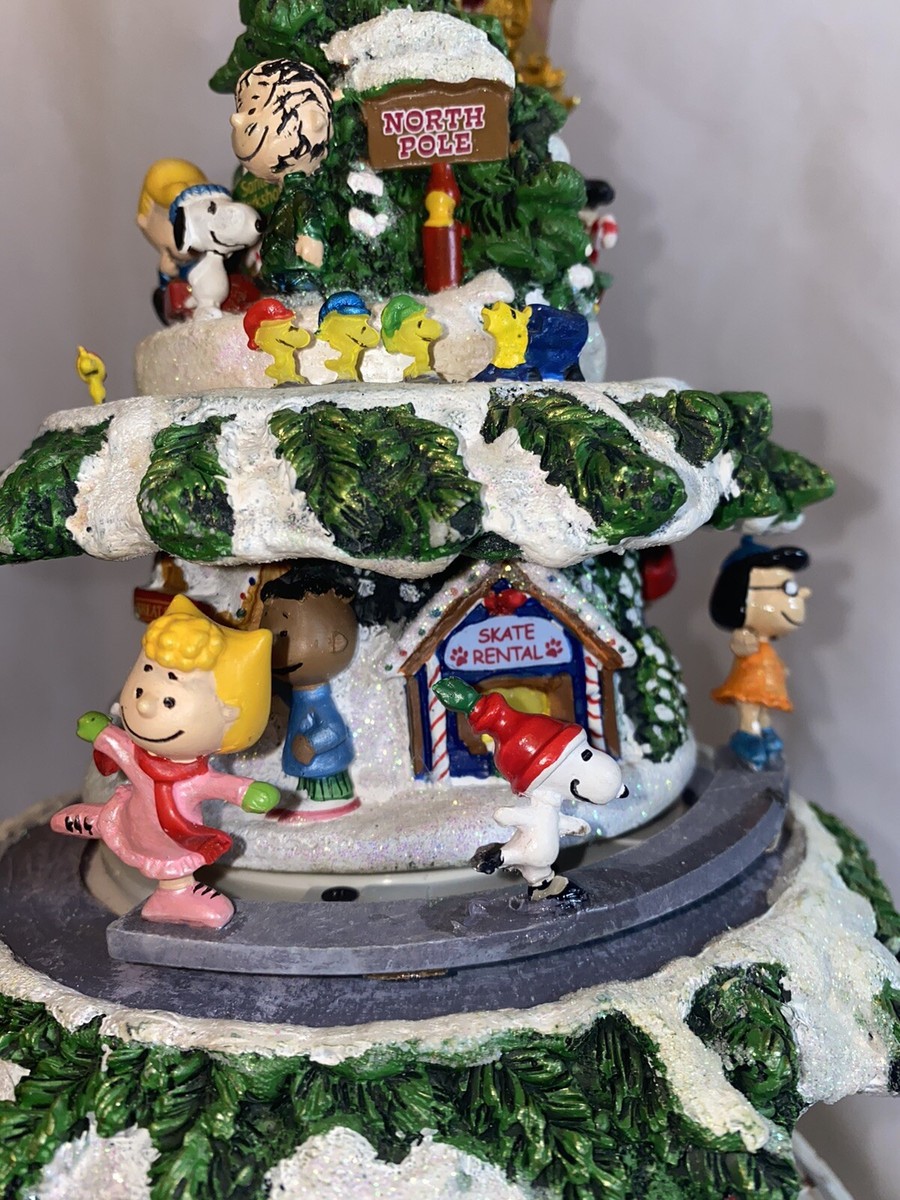 Danbury Mint The Peanuts Village Christmas Tree ~ Lights ~ Music