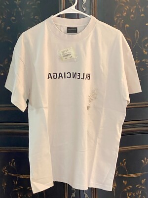 $750 BALENCIAGA 2022 612965 TNVV8 Distressed Reverse Logo T-shirt