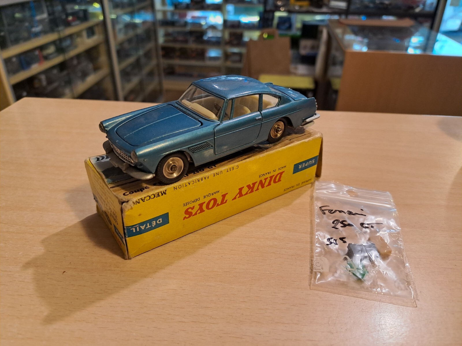 ミニカー DINKY No.515 FERRARI 250 GT Dinky 515, Ferrari 250 GT