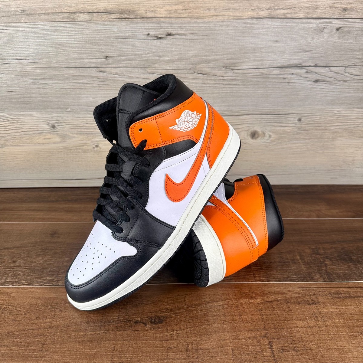 Nike Air Jordan 1 Mid Mens Size 11 Starfish White Sail Black