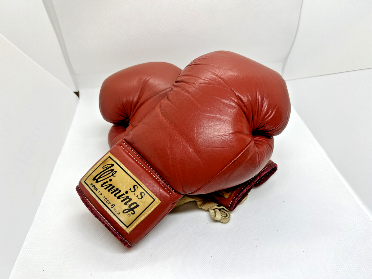 Winning Vintage Initial Old Logo Boxing Gloves 8 oz Red Lace-up