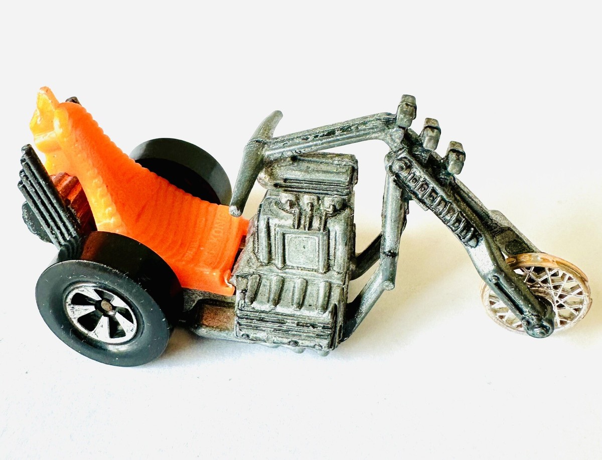 Hot Wheels Rrrumblers 1971 Torque Chop Trike in Orange Vintage