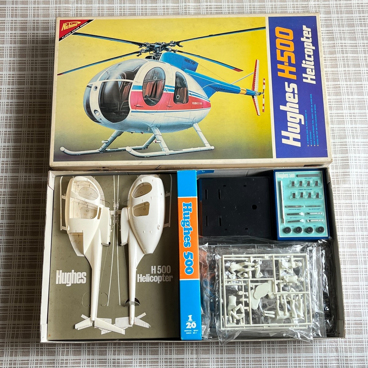 Hughes H500 ヘリコプタープラモデル 1/20 Hughes H500 ヘリコプター