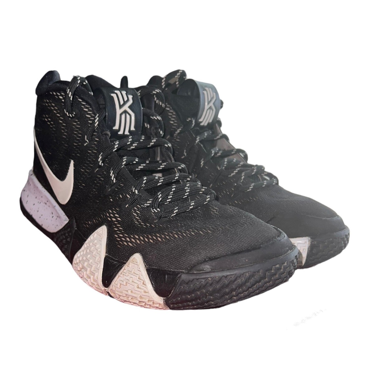 Nike Kyrie 4 Black White Basketball Shoes Men's US 8.5 AV2296-001