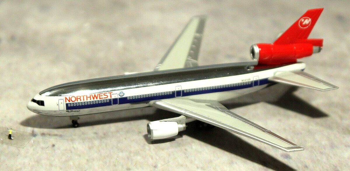 Dragon Wings Northwest Airlines Douglas DC-10-40 1:400 EXTREMELY